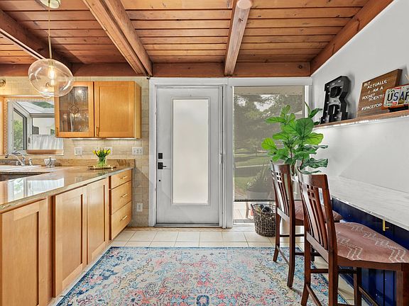 4th image of 7530 Oak Glen Ct