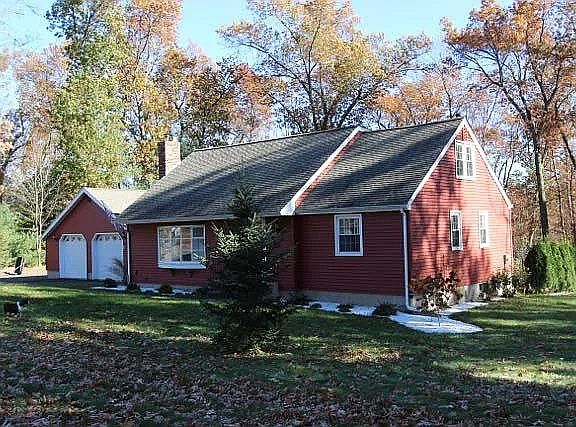 5th image of 8 Maplewood Dr
