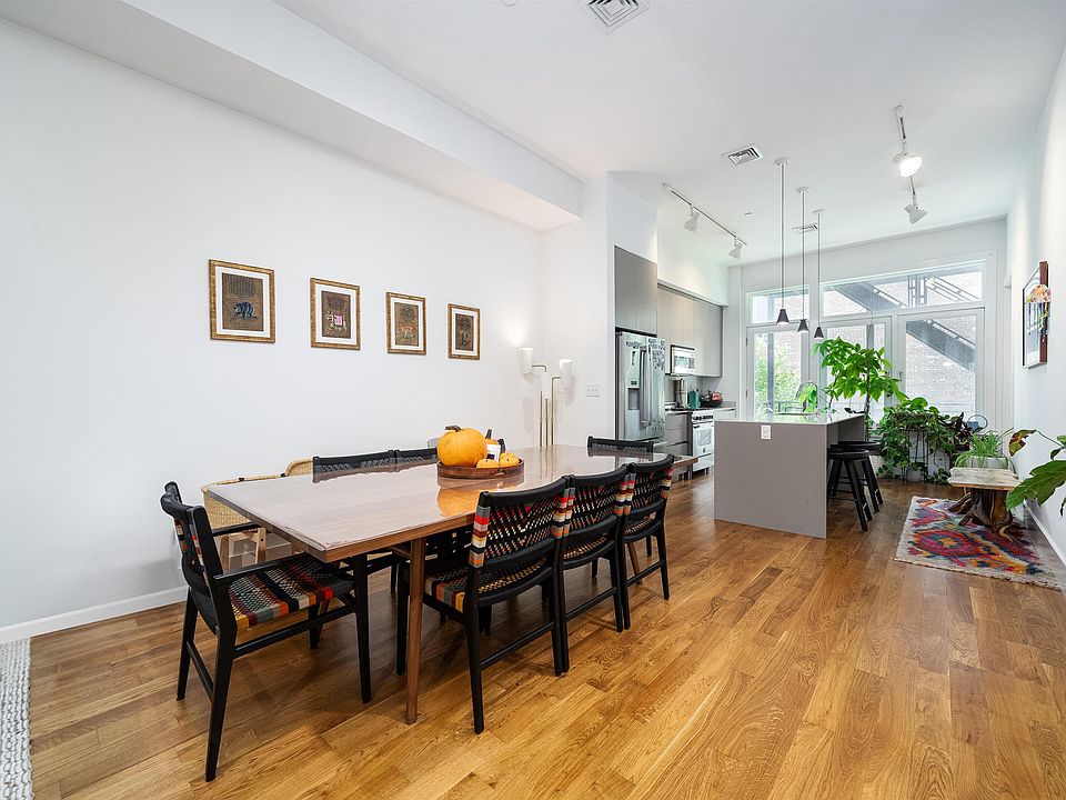 1st image of 205 Washington St APT 3