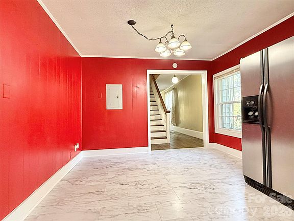 5th image of 117 Pine St