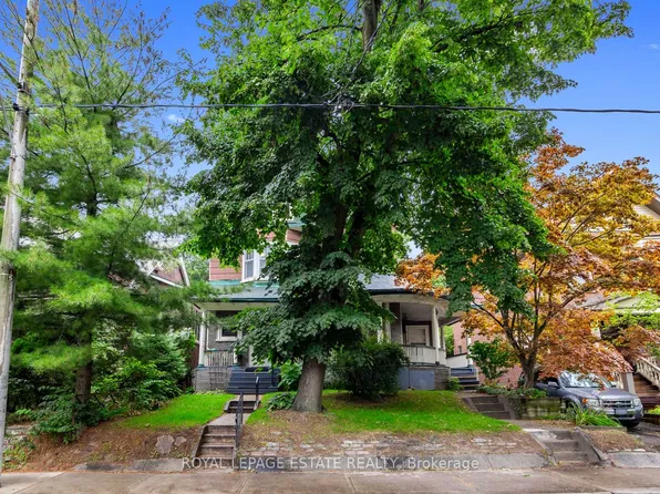 55 Leuty Ave, Toronto, ON M4E 2R2