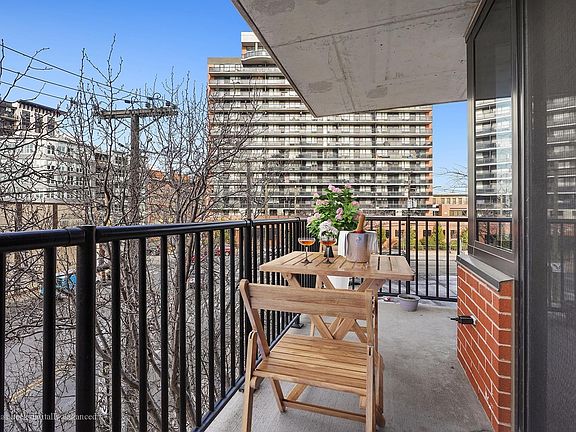 2nd image of 700 Grove St APT 3C