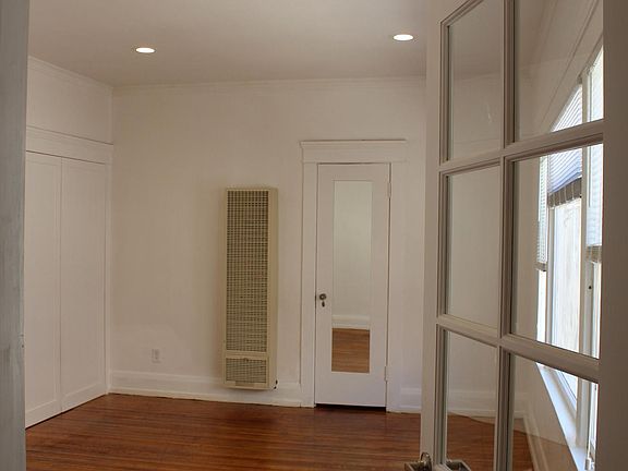 3rd image of 333 W 4th St APT 20
