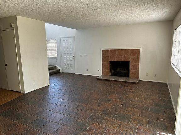 4th image of 23373 Dome St