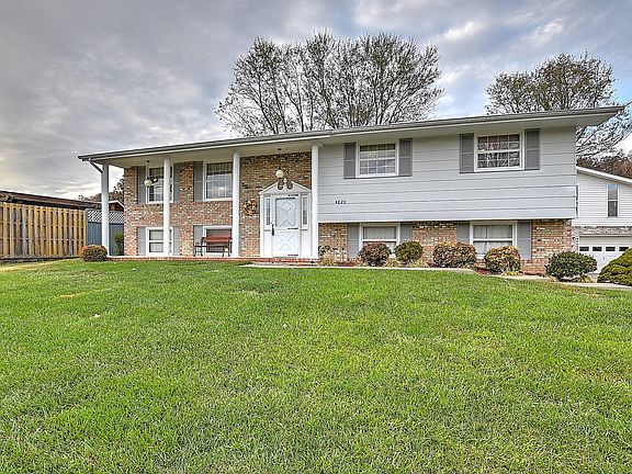 3rd image of 4820 Landon Ct
