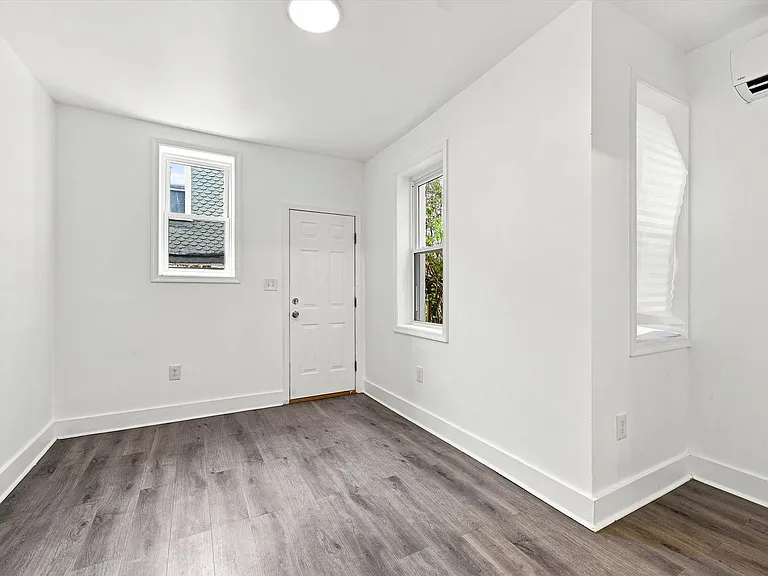 3049 N Stillman St — Photo 8