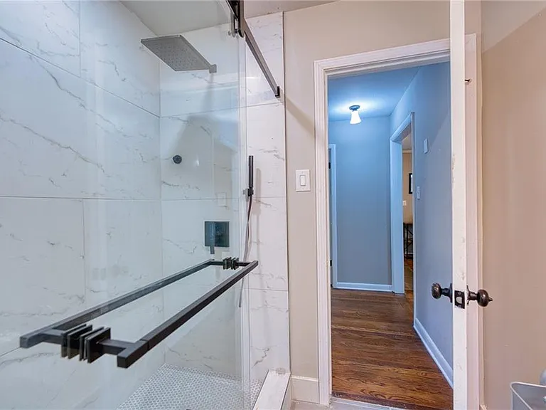 2418 Brookdale Dr NE — Photo 19