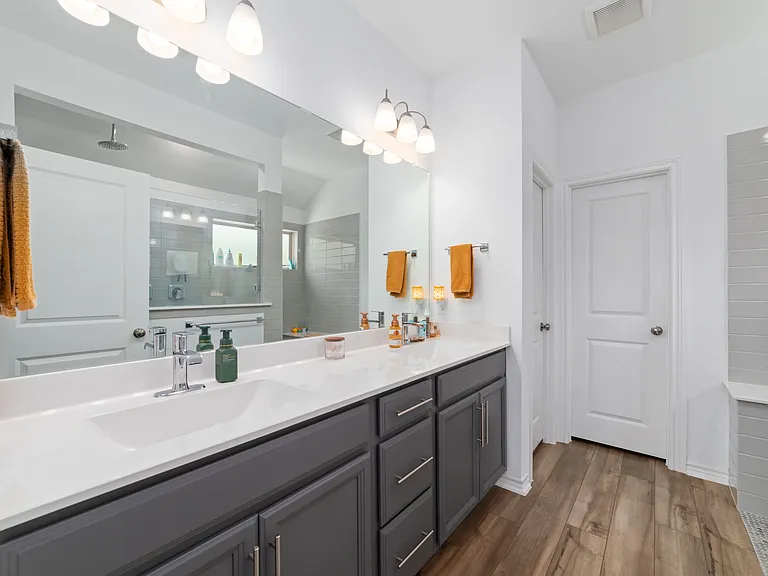 1224 Seaside Cove Ln — Photo 4