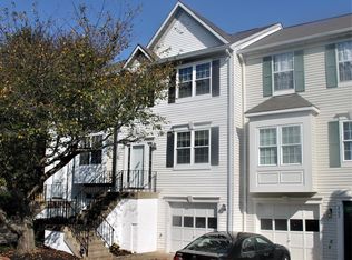 203 Backridge Ct, Fredericksburg, VA 22406