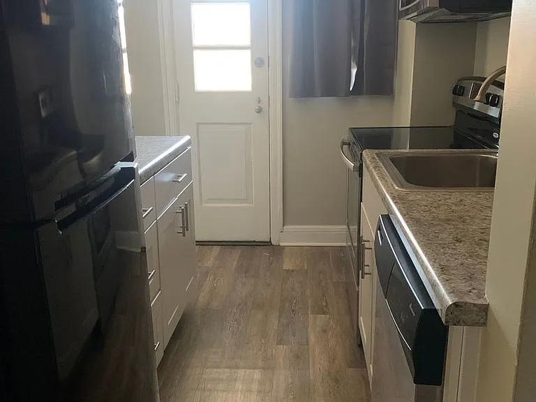 1507 Jackson St — Photo 6