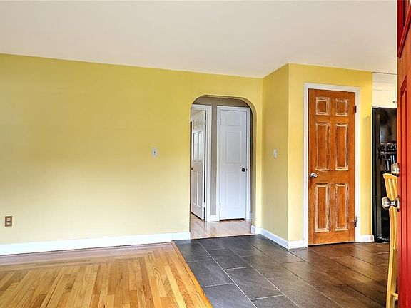 5th image of 96 Redland Ave
