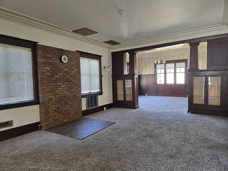 1010 Franklin Ave #1 — Photo 4