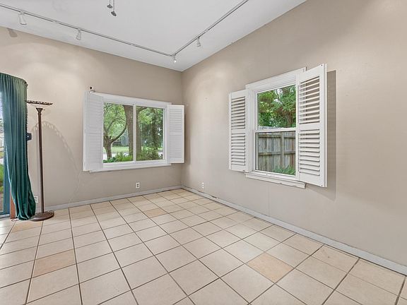4th image of 311 W 9th Ave