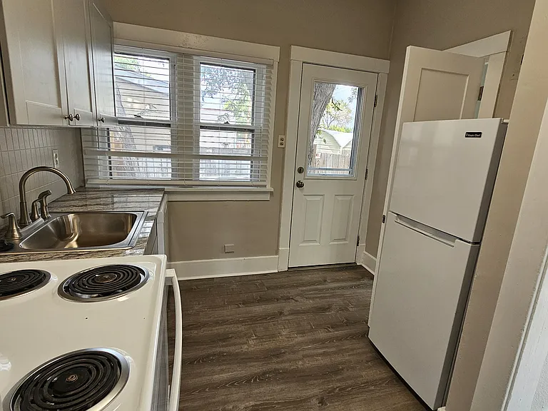 Brand new kitchen with granite countertops