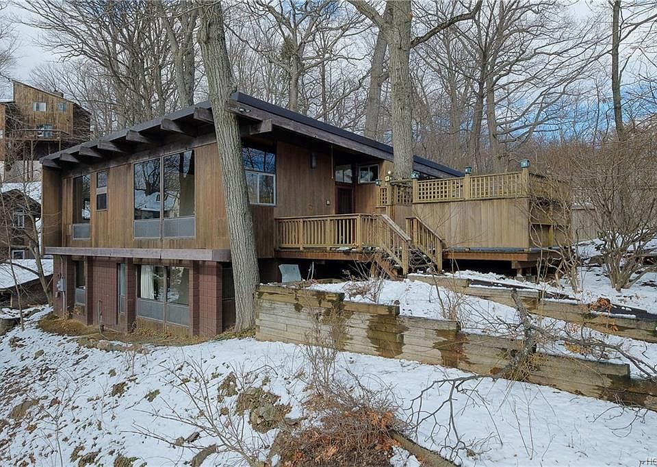 1st image of 12 Nichols Dr