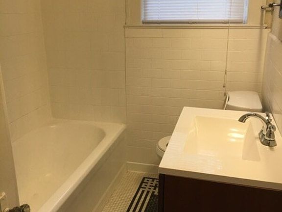 3rd image of 2837 Saint Johns Ave