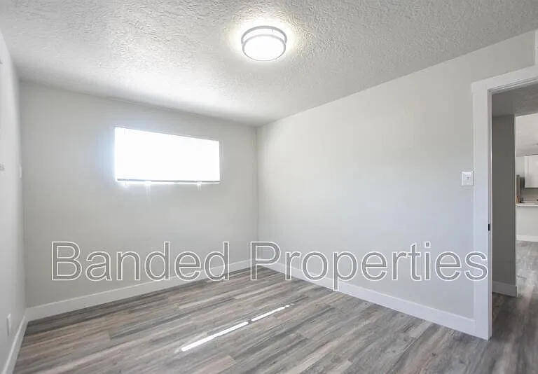 5155 S 4660 W — Photo 12