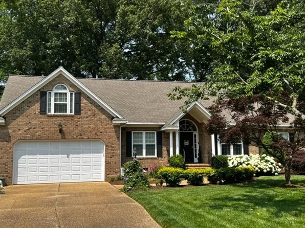 112 McDonald Cir, Yorktown, VA 23693