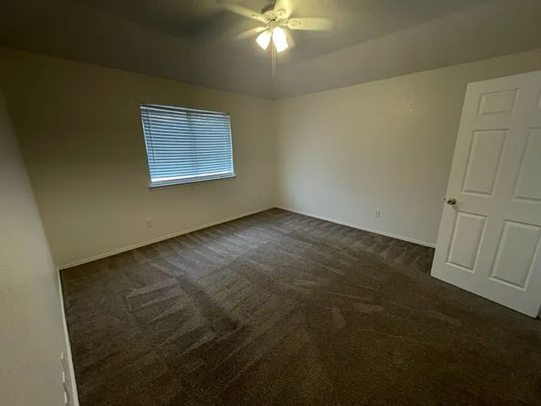 5800 Stone Meadow Ln — Photo 17