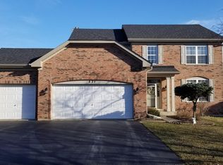 871 Spring Creek Cir, Naperville, IL 60565