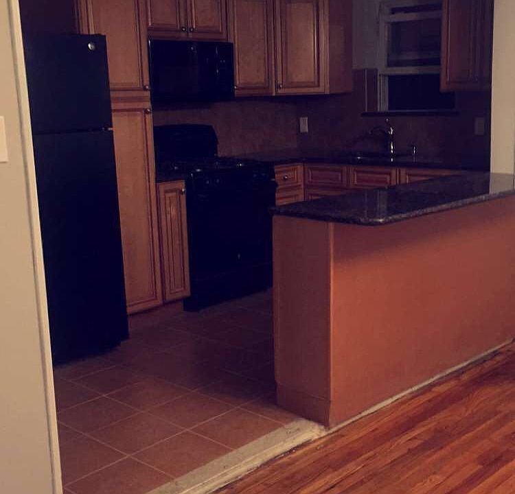 2nd image of 225 Street Murdock Ave