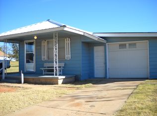 804 N 7th St, Sayre, OK 73662
