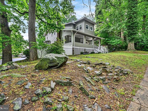 2nd image of 2807 Lawina Rd