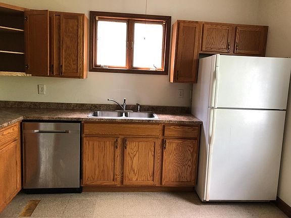 3rd image of 104 Claremont Ave #2