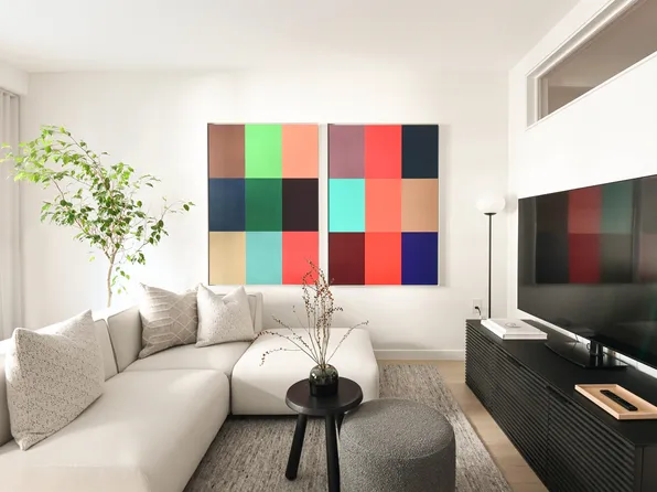 125 Albert St #107, Pt Moody, BC V3H 2M5