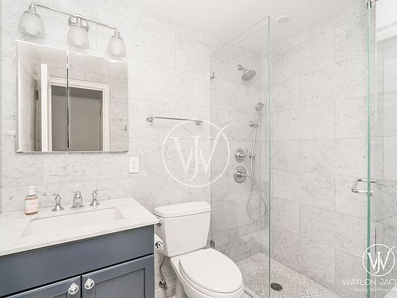 5th image of 20 E 35th St APT 5J