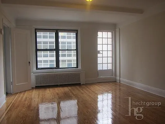 Rented by Hecht Group | media 12