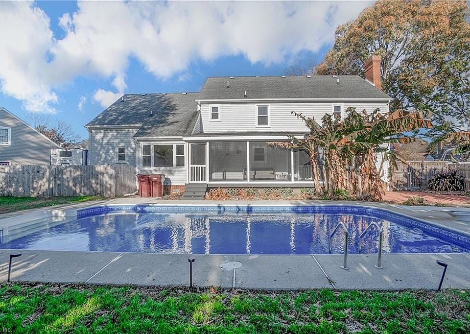 1st image of 437 Woodbridge Dr