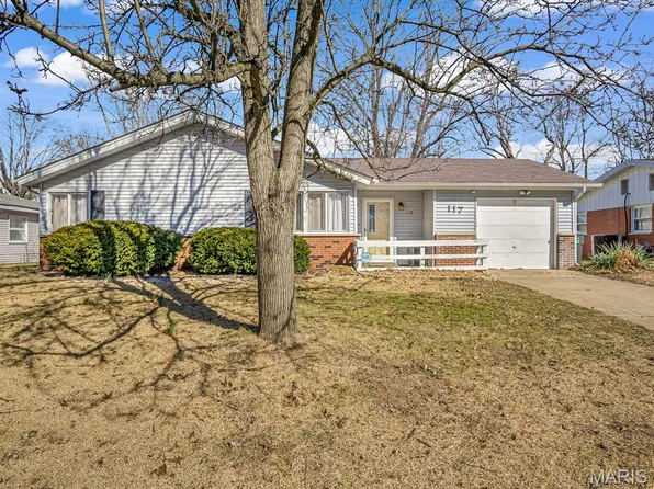 117 Primrose Ln, Fairview Heights, IL 62208