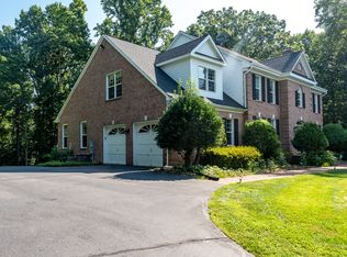 11312 Timberline Dr, Oakton, VA 22124