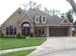 53 Olive Ct, Lake Jackson, TX 77566