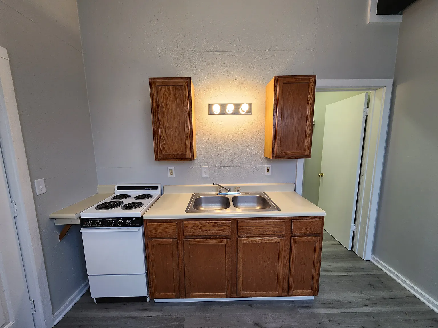 1 bed, 600 sqft, $1,075 — Photo 2