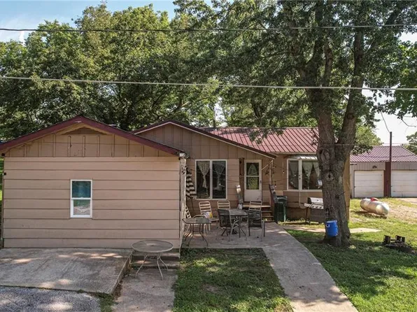 255 Center St, Osceola, MO 64776