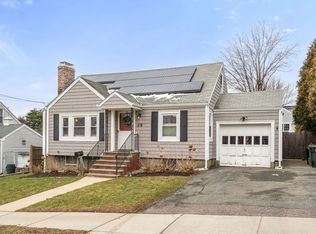 29 Pilgrim Rd, Watertown, MA 02472