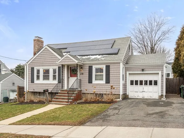 29 Pilgrim Rd, Watertown, MA 02472
