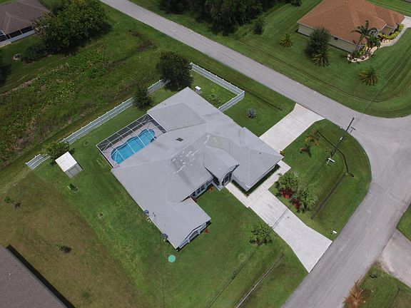 3rd image of 6864 NW Hogate Cir