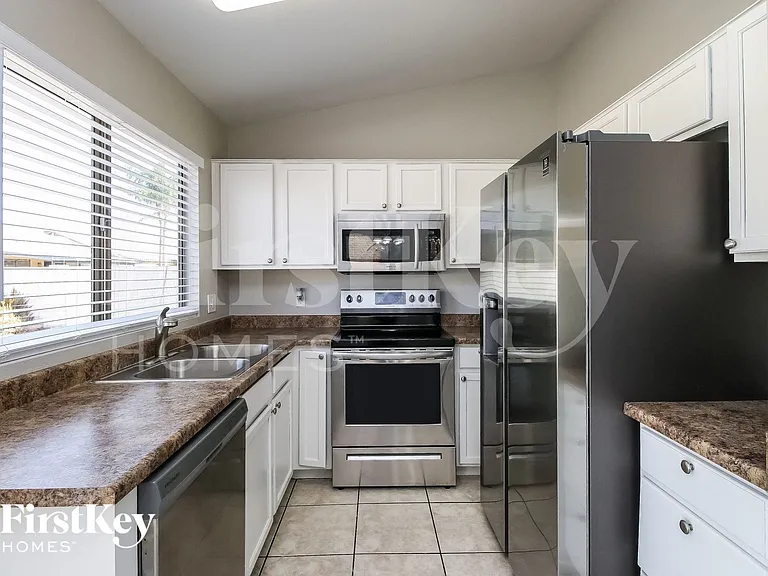 2290 E Nunneley Ct — Photo 7