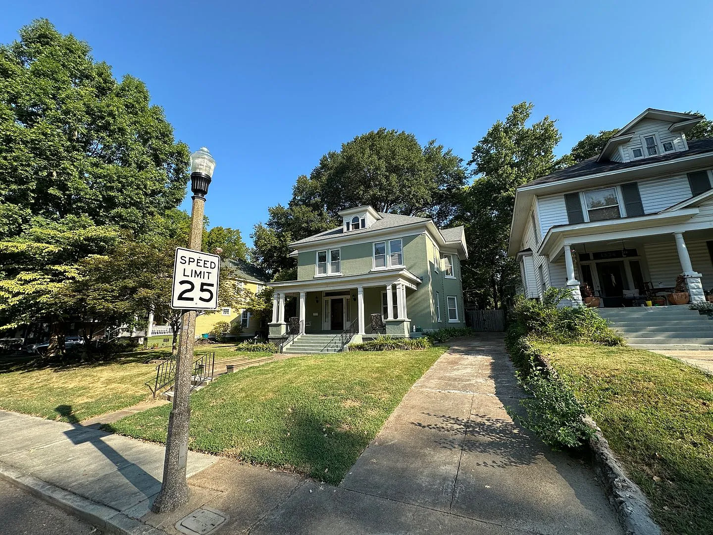 4 Br/ 2 Ba In Central Gardens Area- Available Now! — Photo 4