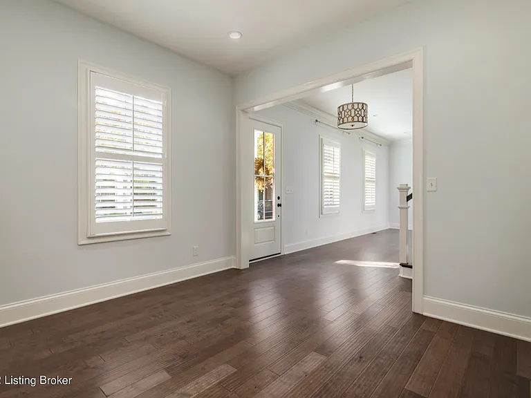 9409 Civic Way — Photo 12