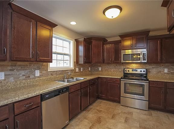 2nd image of 237 Fox Xing Lot 237