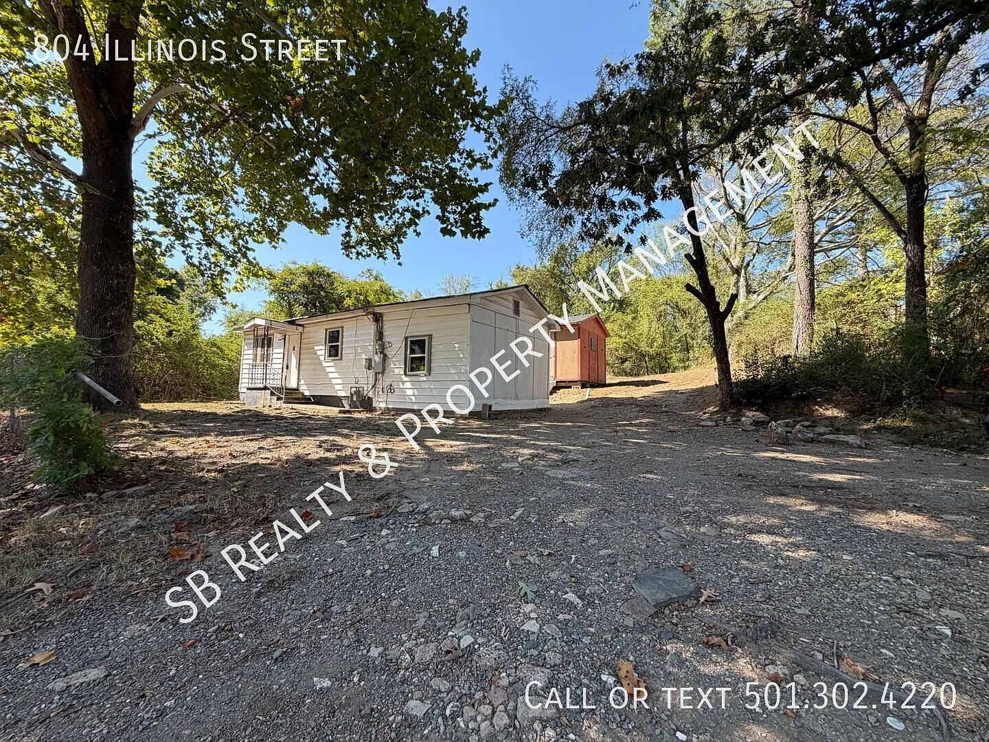 One Bedroom, One bathroom with an Additional Room! — Photo 2