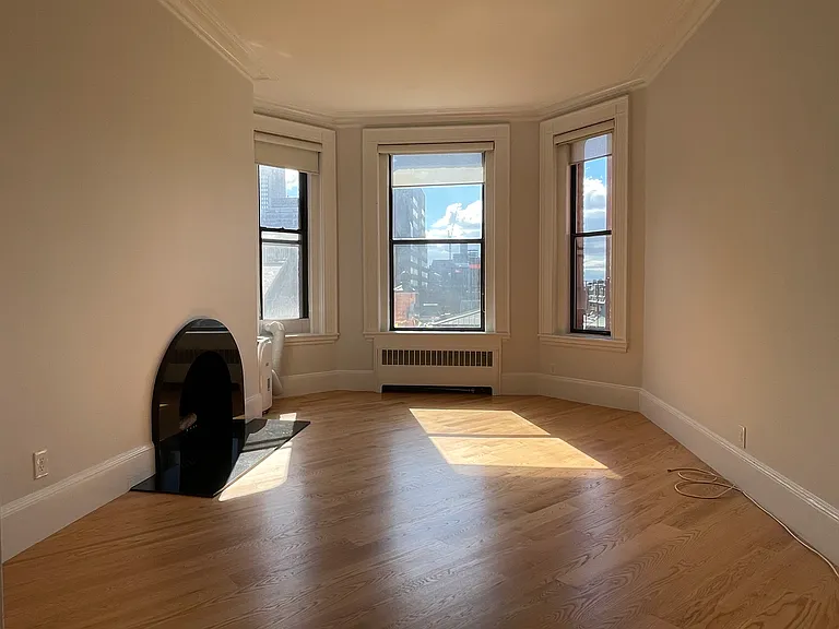 271 Dartmouth St #5G — Photo 6