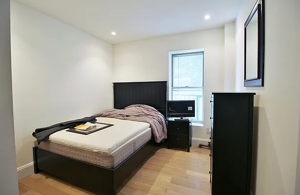 Rented by Julianna Realty Corp | media 36