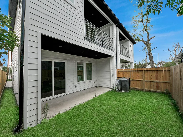 505 Middle St — Photo 38