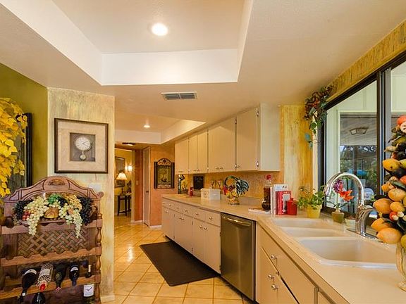 5th image of 1005 Indian Hills Ct