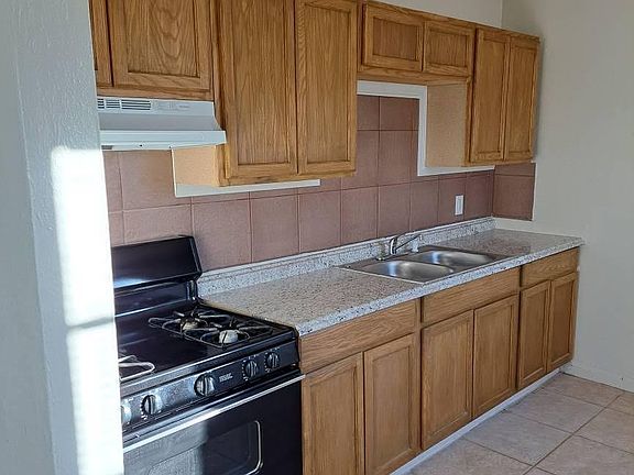 4th image of 11620 N 17th Dr APT 1